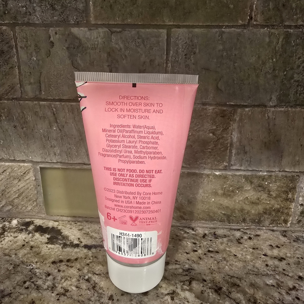 Maison De Base Mistletoe Kisses Hand Cream - Picture 2 of 2